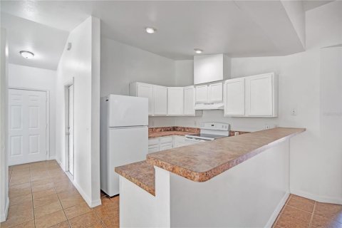 Casa en venta en Deltona, Florida, 4 dormitorios, 171.31 m2 № 2383452 - foto 11
