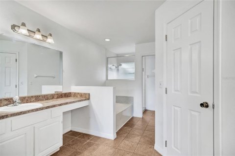Casa en venta en Deltona, Florida, 4 dormitorios, 171.31 m2 № 2383452 - foto 22