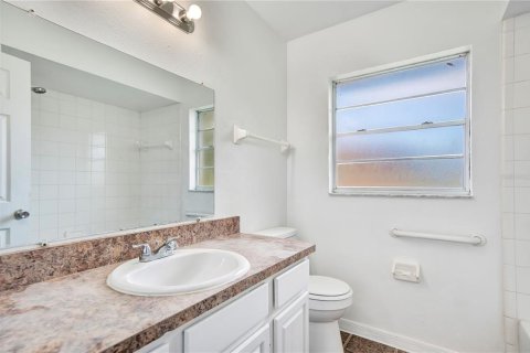 Casa en venta en Deltona, Florida, 4 dormitorios, 171.31 m2 № 2383452 - foto 16