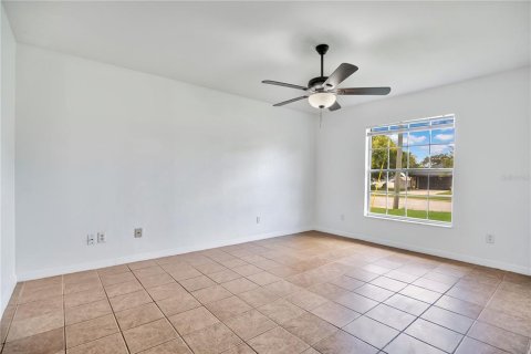 Casa en venta en Deltona, Florida, 4 dormitorios, 171.31 m2 № 2383452 - foto 20