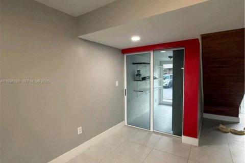 Купить кондоминиум в Хайалиа, Флорида 3 спальни, 95.69м2, № 2035070 - фото 13