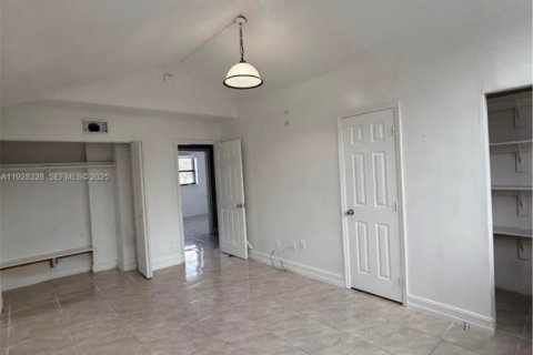 Купить кондоминиум в Хайалиа, Флорида 3 спальни, 95.69м2, № 2035070 - фото 7