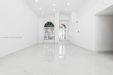 Villa ou maison à louer à Miami Lakes, Floride: 5 chambres, 228.91 m2 № 1998904 - photo 5