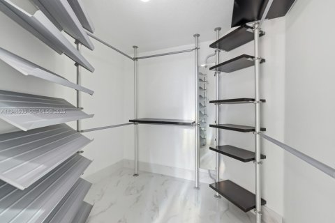 Villa ou maison à louer à Miami Lakes, Floride: 5 chambres, 228.91 m2 № 1998904 - photo 10