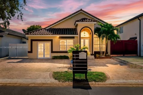 Villa ou maison à Miami Lakes, Floride 5 chambres, 228.91 m2 № 1998904