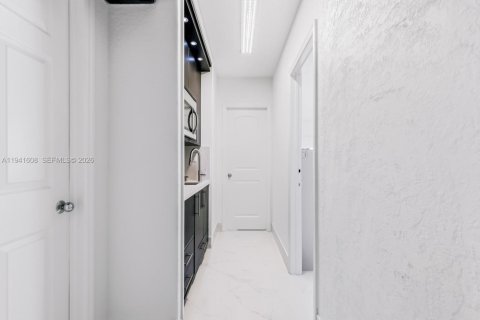 Villa ou maison à louer à Miami Lakes, Floride: 5 chambres, 228.91 m2 № 1998904 - photo 19