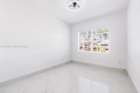 Villa ou maison à louer à Miami Lakes, Floride: 5 chambres, 228.91 m2 № 1998904 - photo 23