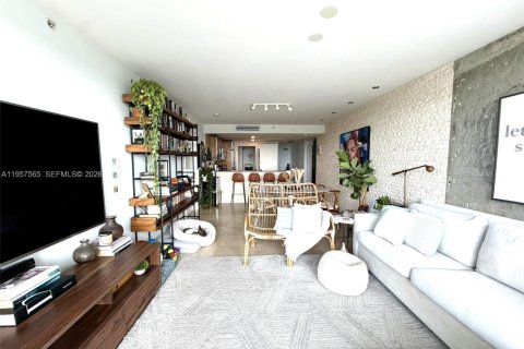 Condo in Miami Beach, Florida, 2 bedrooms  № 2020810 - photo 15