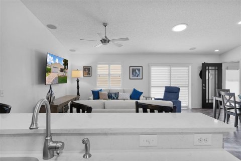 House in The Villages, Florida 2 bedrooms, 117.61 sq.m. № 2396202 - photo 16