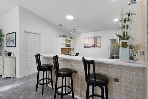 House in The Villages, Florida 2 bedrooms, 117.61 sq.m. № 2396202 - photo 11