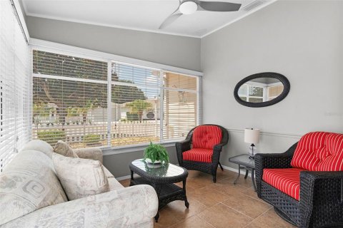 House in The Villages, Florida 2 bedrooms, 117.61 sq.m. № 2396202 - photo 7