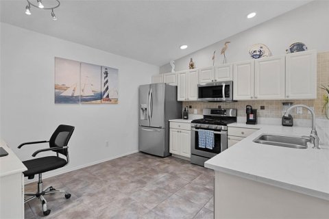 House in The Villages, Florida 2 bedrooms, 117.61 sq.m. № 2396202 - photo 13