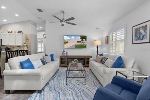 House in The Villages, Florida 2 bedrooms, 117.61 sq.m. № 2396202 - photo 17