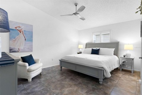 House in The Villages, Florida 2 bedrooms, 117.61 sq.m. № 2396202 - photo 24