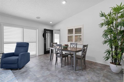 House in The Villages, Florida 2 bedrooms, 117.61 sq.m. № 2396202 - photo 21