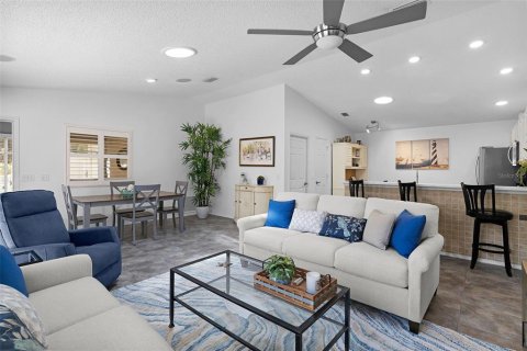 House in The Villages, Florida 2 bedrooms, 117.61 sq.m. № 2396202 - photo 22