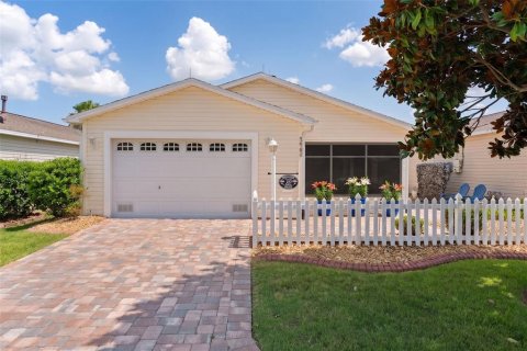 House in The Villages, Florida 2 bedrooms, 117.61 sq.m. № 2396202 - photo 3
