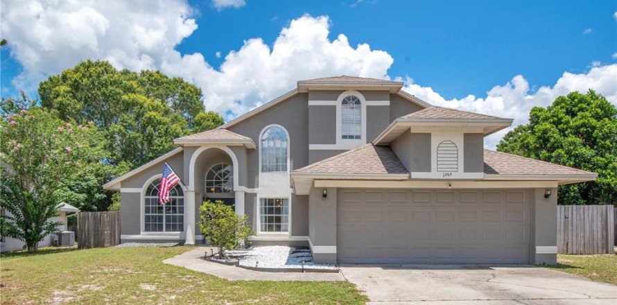 House in Oviedo, Florida 4 bedrooms, 235.23 sq.m. № 1803452