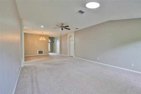 Condo in Sun City Center, Florida, 2 bedrooms  № 1911865 - photo 8