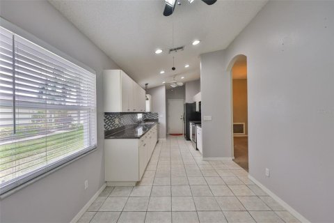 Condo in Sun City Center, Florida, 2 bedrooms  № 1911865 - photo 19