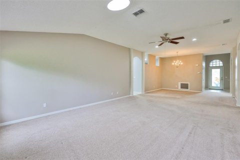 Condo in Sun City Center, Florida, 2 bedrooms  № 1911865 - photo 13