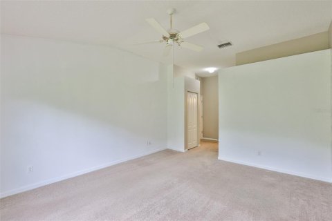 Condo in Sun City Center, Florida, 2 bedrooms  № 1911865 - photo 28