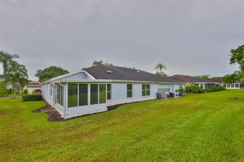 Condo in Sun City Center, Florida, 2 bedrooms  № 1911865 - photo 5