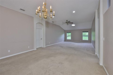 Condo in Sun City Center, Florida, 2 bedrooms  № 1911865 - photo 11