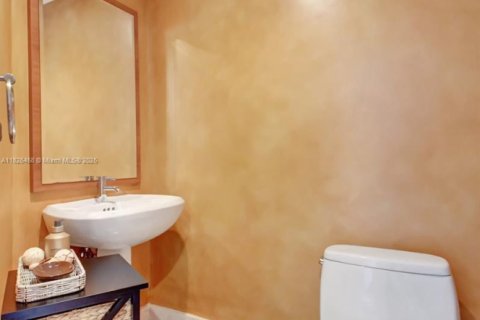 Copropriété à vendre à Sunny Isles Beach, Floride: 1 chambre, 80.08 m2 № 1939467 - photo 19
