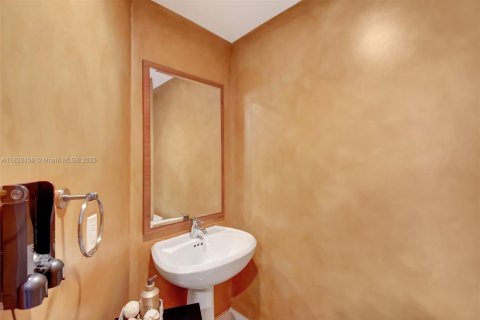 Copropriété à vendre à Sunny Isles Beach, Floride: 1 chambre, 80.08 m2 № 1939467 - photo 20