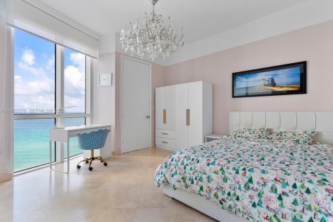 Condo in Sunny Isles Beach, Florida, 3 bedrooms  № 1990587 - photo 17