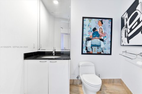 Condo in Sunny Isles Beach, Florida, 3 bedrooms  № 1990587 - photo 27