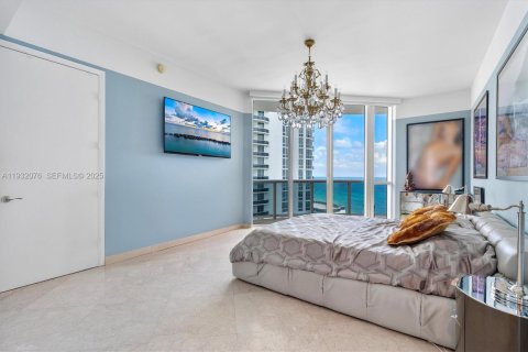 Condo in Sunny Isles Beach, Florida, 3 bedrooms  № 1990587 - photo 29