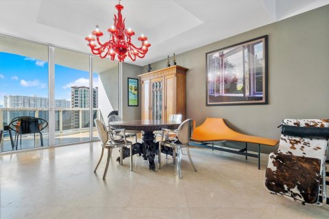 Condo in Sunny Isles Beach, Florida, 3 bedrooms  № 1990587 - photo 9