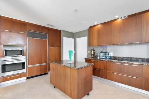 Condo in Sunny Isles Beach, Florida, 3 bedrooms  № 1990587 - photo 15