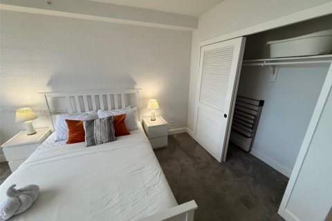 Condominio en alquiler en Miami Beach, Florida, 2 dormitorios, 98.66 m2 № 2054423 - foto 14
