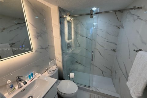 Condominio en alquiler en Miami Beach, Florida, 2 dormitorios, 98.66 m2 № 2054423 - foto 15