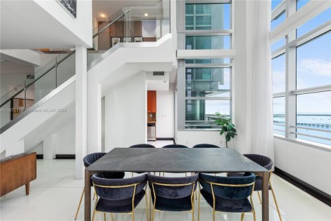 Condo in Miami, Florida, 3 bedrooms  № 1920335 - photo 3