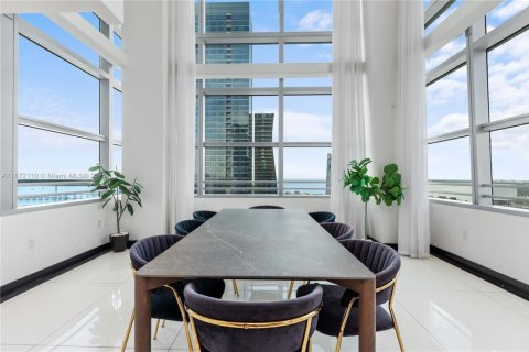 Condo in Miami, Florida, 3 bedrooms  № 1920335 - photo 5