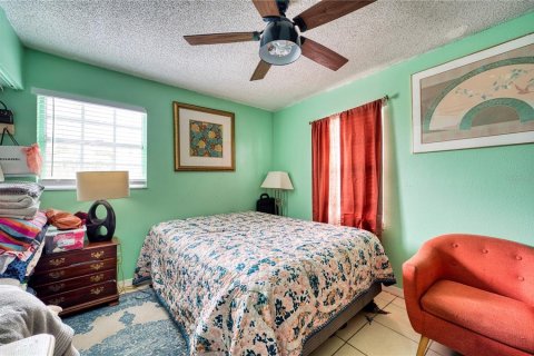House in Sarasota, Florida 4 bedrooms, 143.81 sq.m. № 1566978 - photo 14