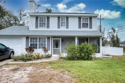 House in Sarasota, Florida 4 bedrooms, 143.81 sq.m. № 1566978 - photo 1