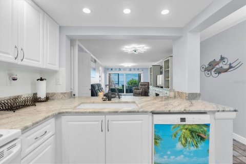 Copropriété à vendre à Saint Petersburg, Floride: 2 chambres, 82.68 m2 № 2406300 - photo 12