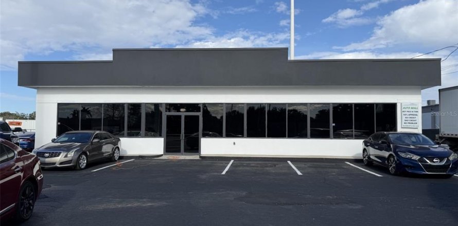 Commercial property in Orlando, Florida 163.88 sq.m. № 2144204