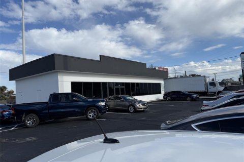Commercial property in Orlando, Florida 163.88 sq.m. № 2144204 - photo 2