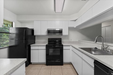 Купить кондоминиум в Сент-Питерсберг, Флорида 8 комнат, 84.54м2, № 2104695 - фото 4