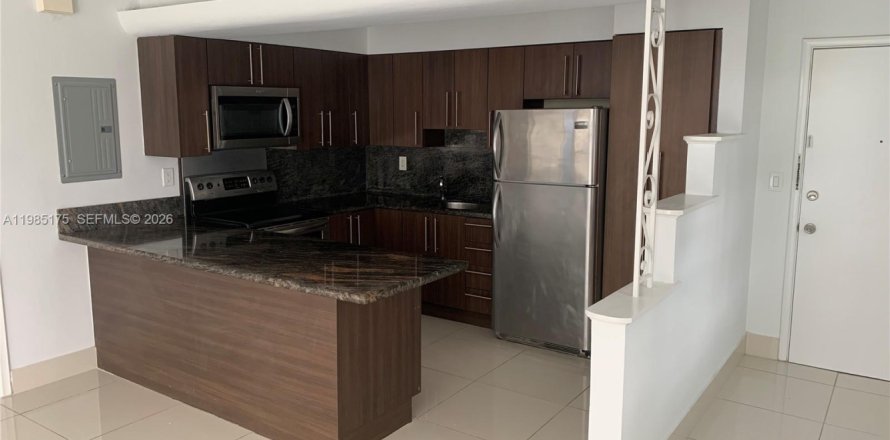 Квартира в Корал-Гейблс, Флорида 2 спальни, 80.82м2 № 2050892