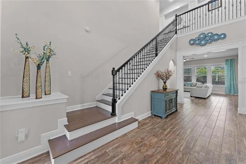 House in Winter Garden, Florida 5 bedrooms, 392.51 sq.m. № 2095250 - photo 4