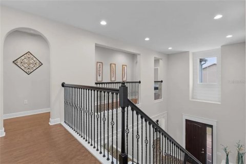 House in Winter Garden, Florida 5 bedrooms, 392.51 sq.m. № 2095250 - photo 21