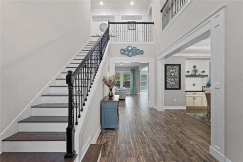 House in Winter Garden, Florida 5 bedrooms, 392.51 sq.m. № 2095250 - photo 5