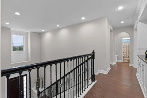 House in Winter Garden, Florida 5 bedrooms, 392.51 sq.m. № 2095250 - photo 20